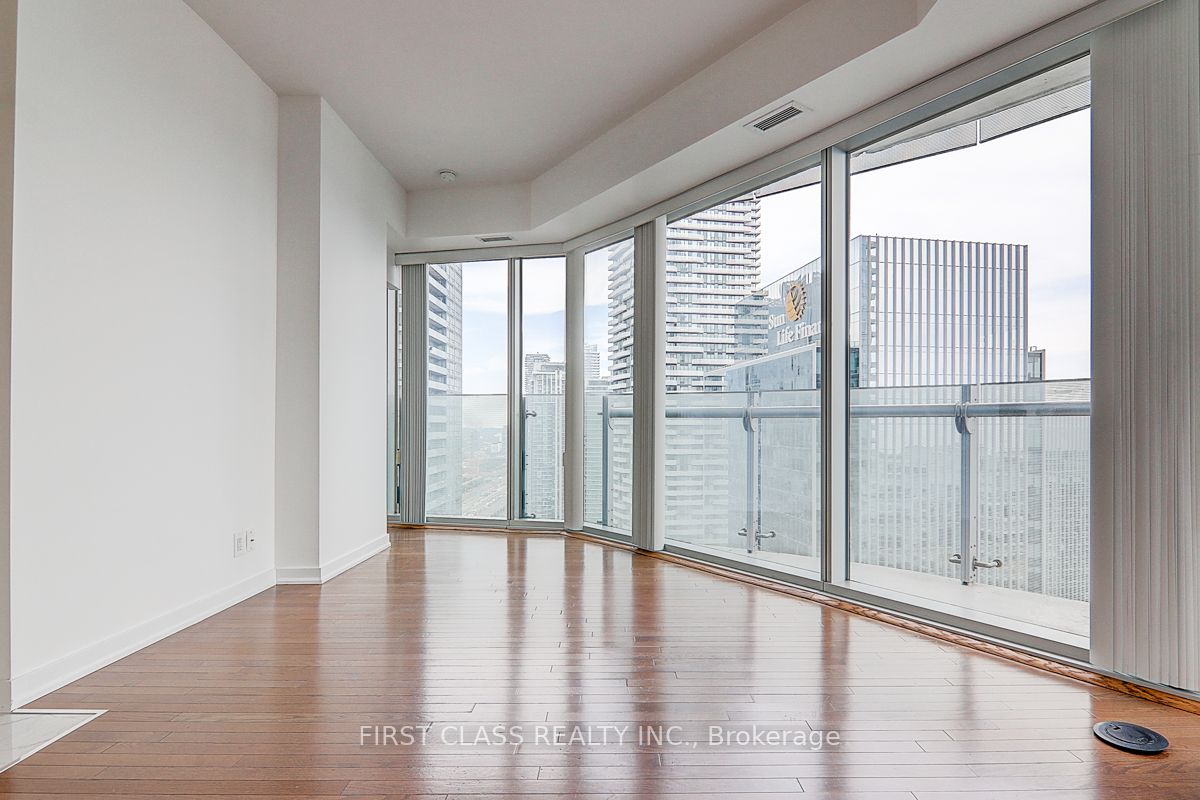 12 York St, #3902