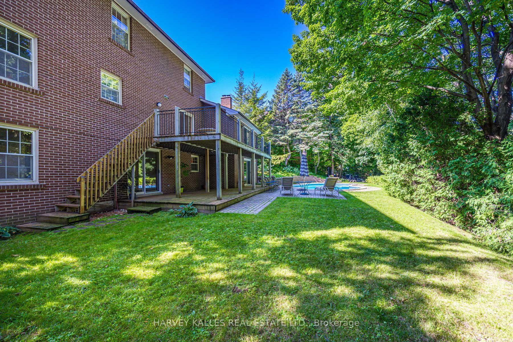 16 Bobwhite Crescent