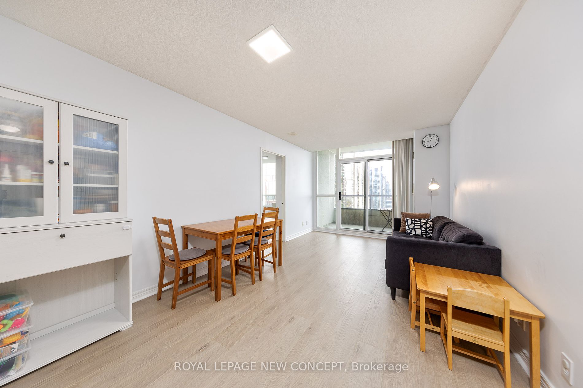 23 Hollywood Ave, #2803