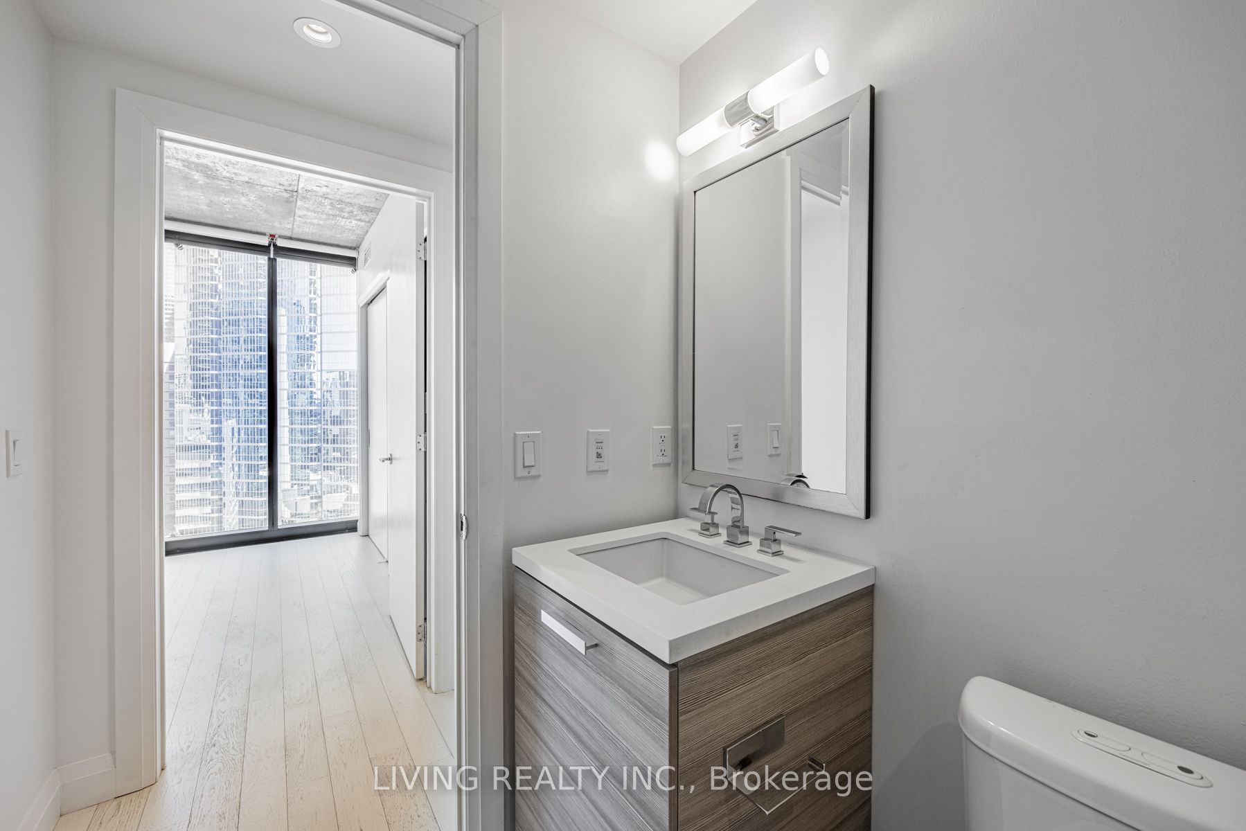 224 King Street W #1504