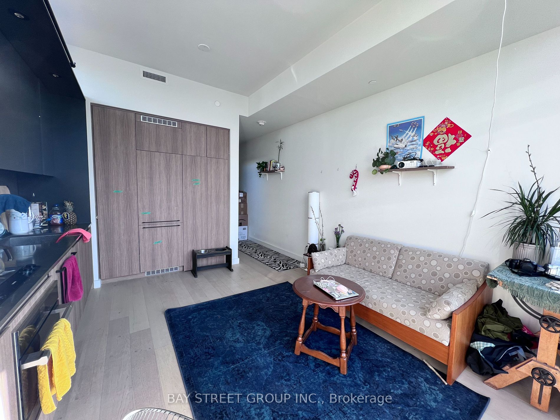 81 Wellesley Street E #2207