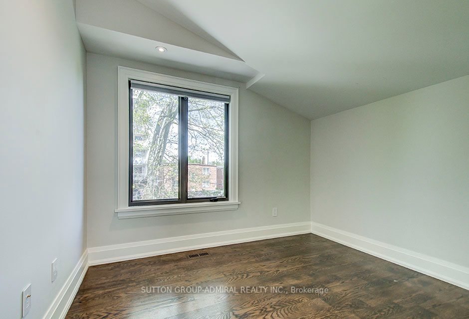 100 Parklea Dr