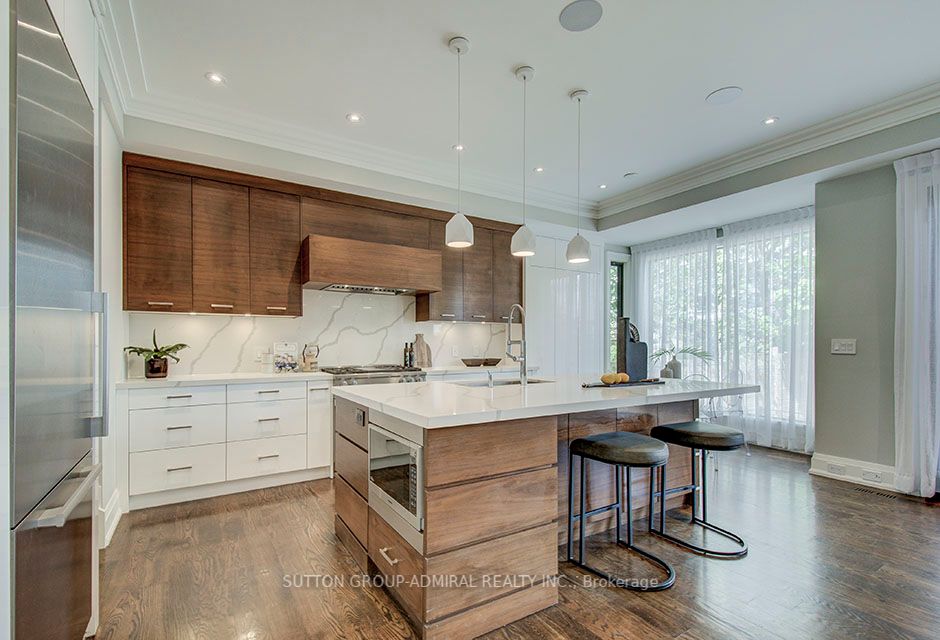 100 Parklea Dr
