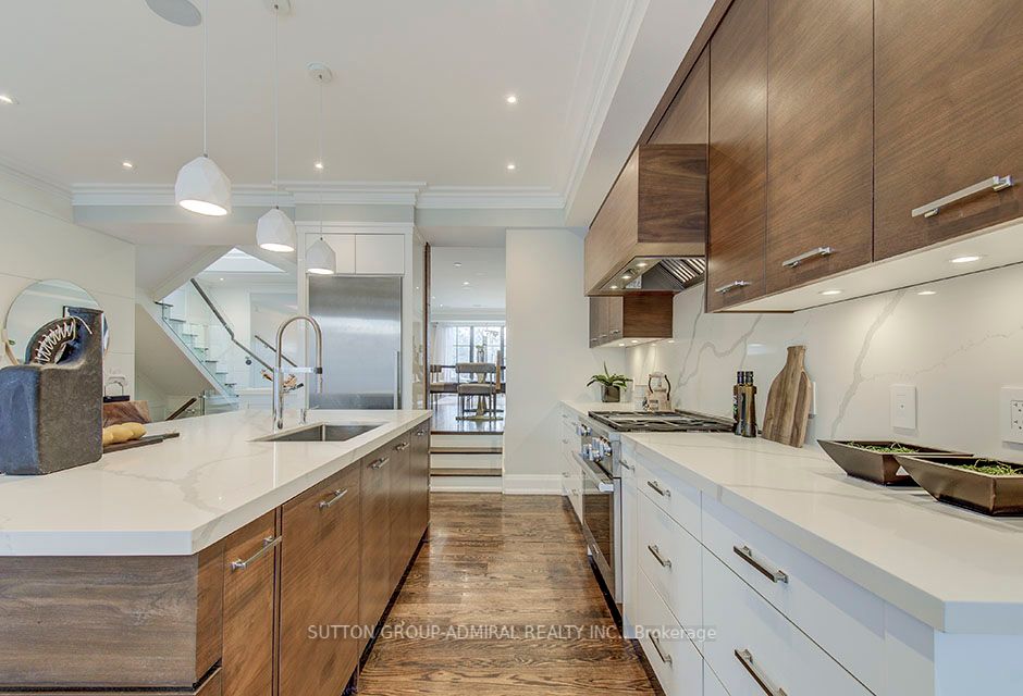 100 Parklea Dr