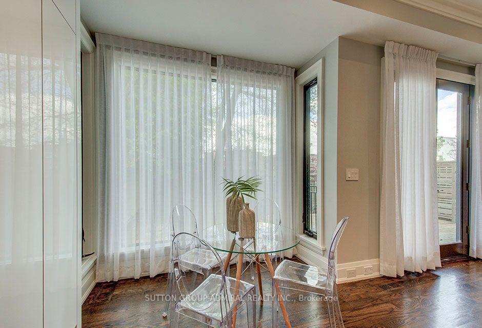 100 Parklea Dr
