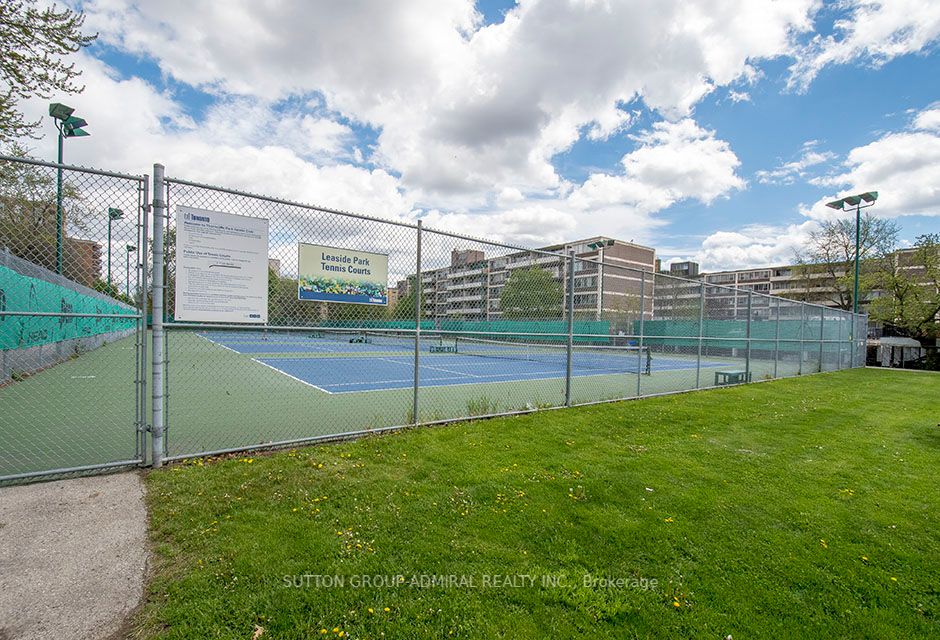100 Parklea Dr