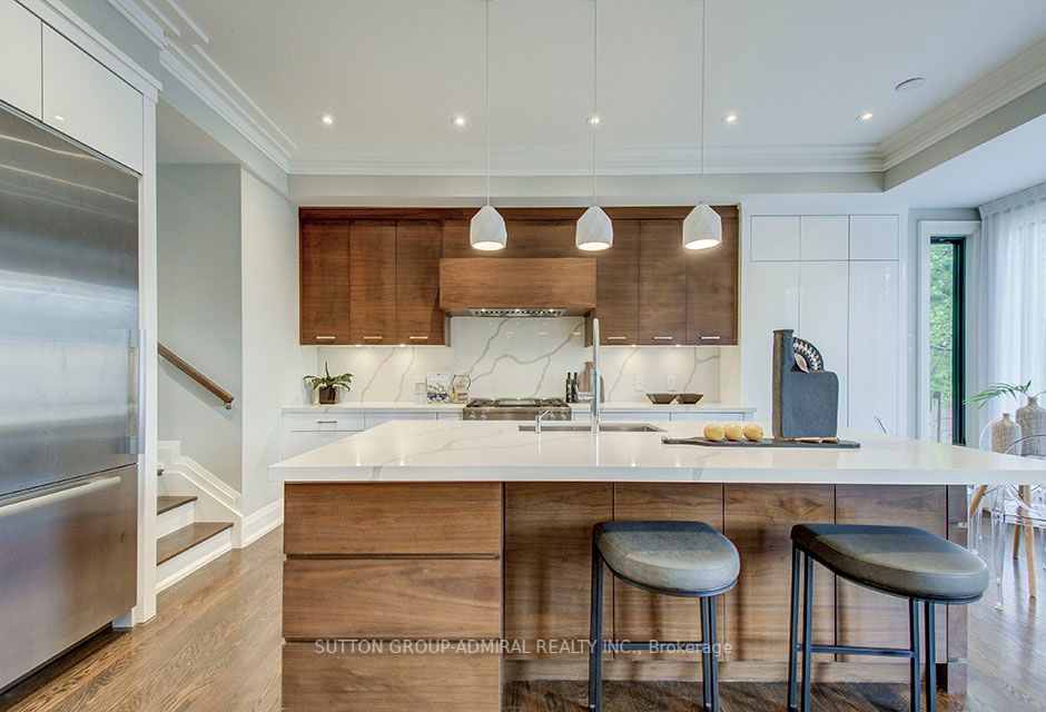100 Parklea Dr