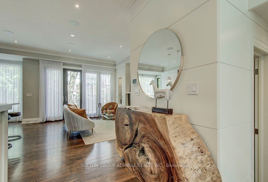 100 Parklea Dr