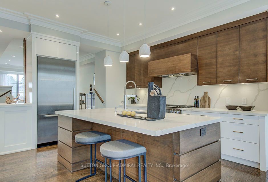 100 Parklea Dr