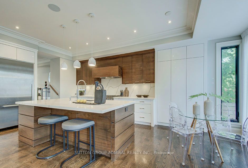 100 Parklea Dr