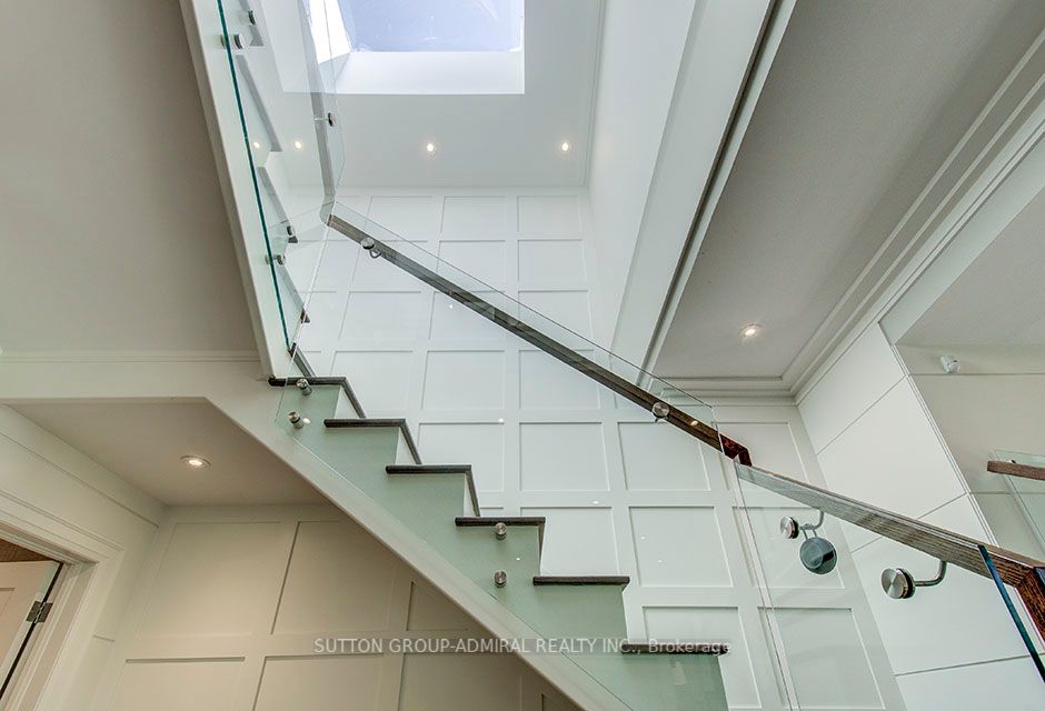 100 Parklea Dr