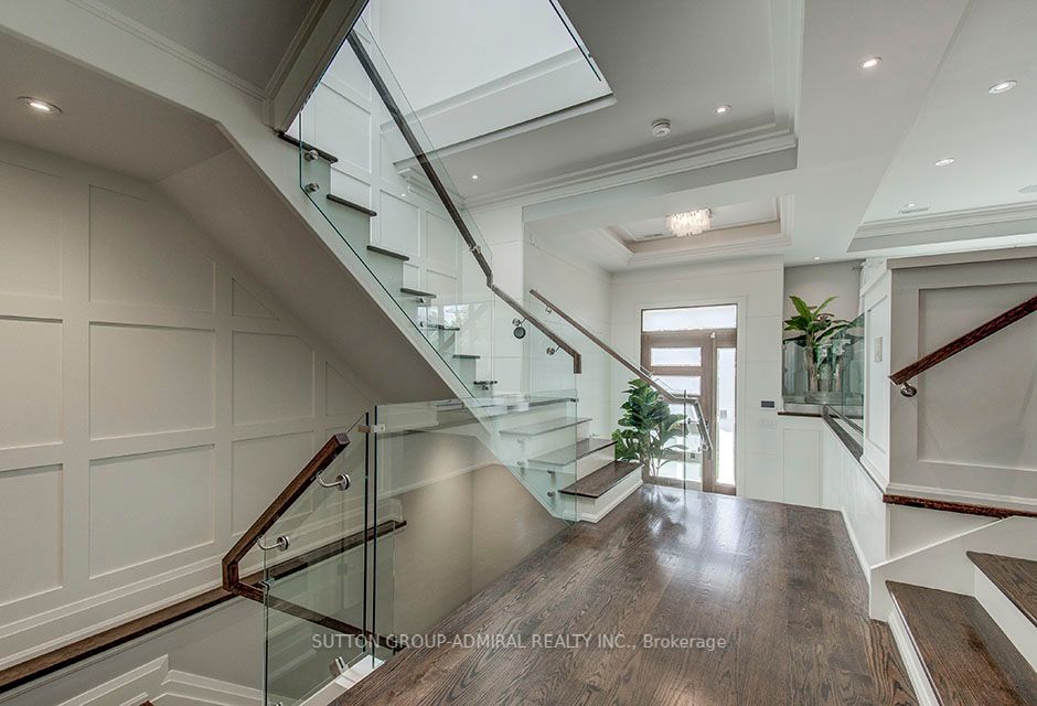100 Parklea Dr