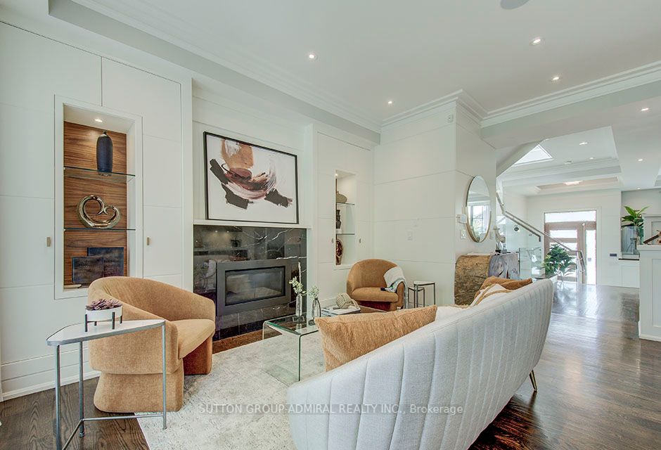 100 Parklea Dr