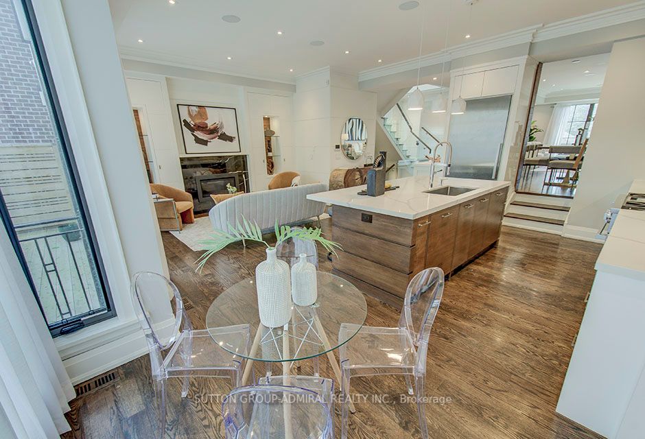 100 Parklea Dr