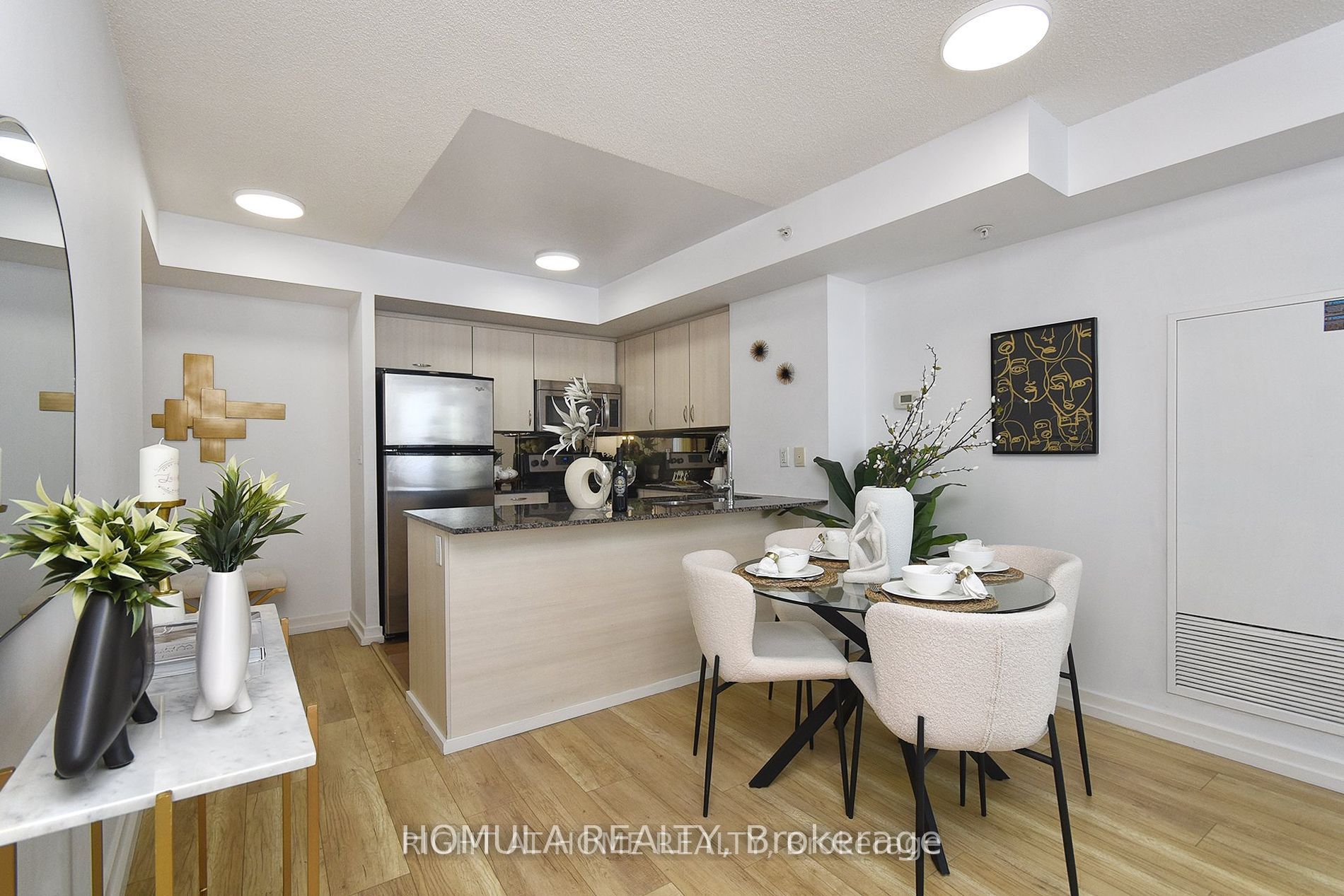 5740 Yonge St, #1102