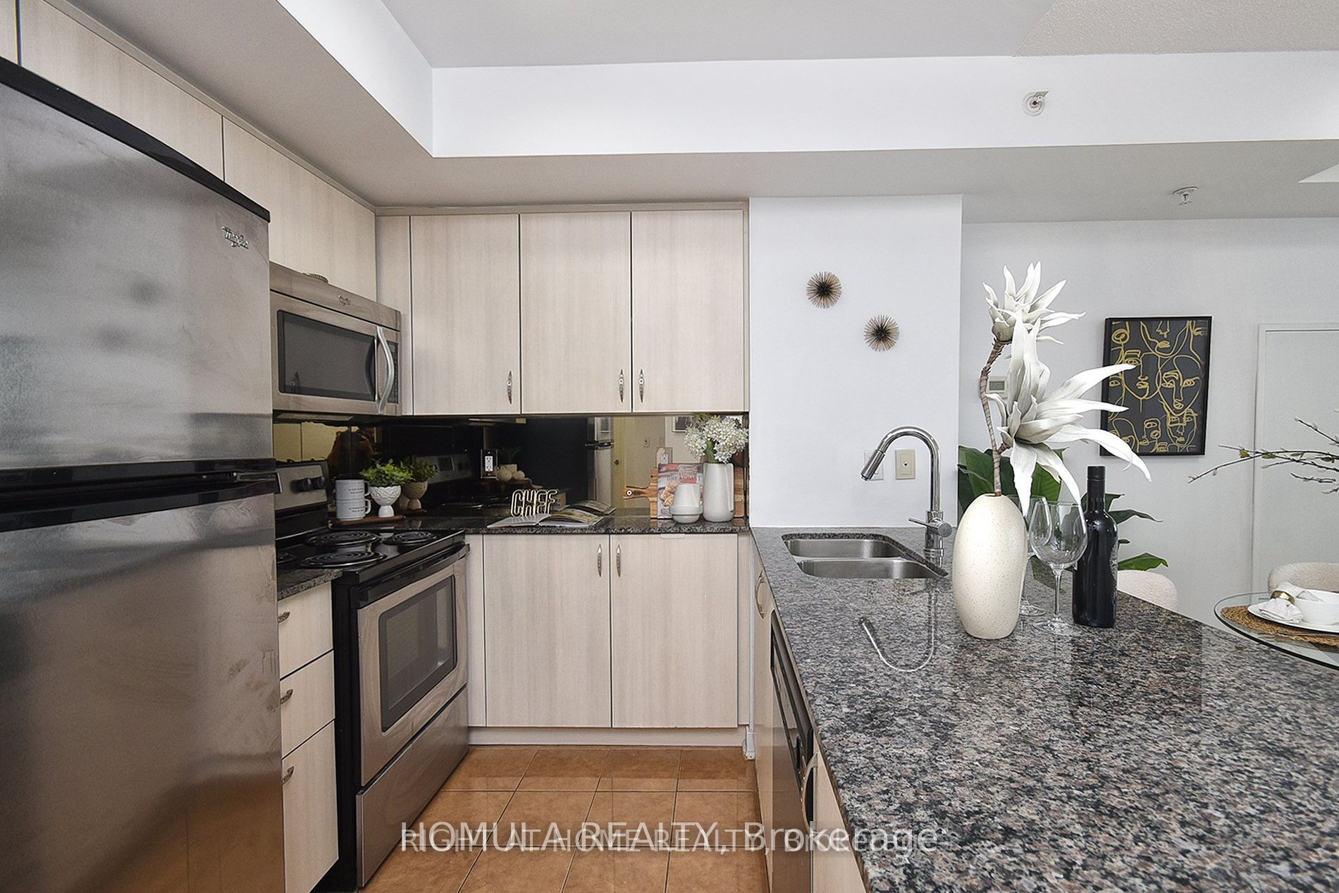 5740 Yonge St, #1102