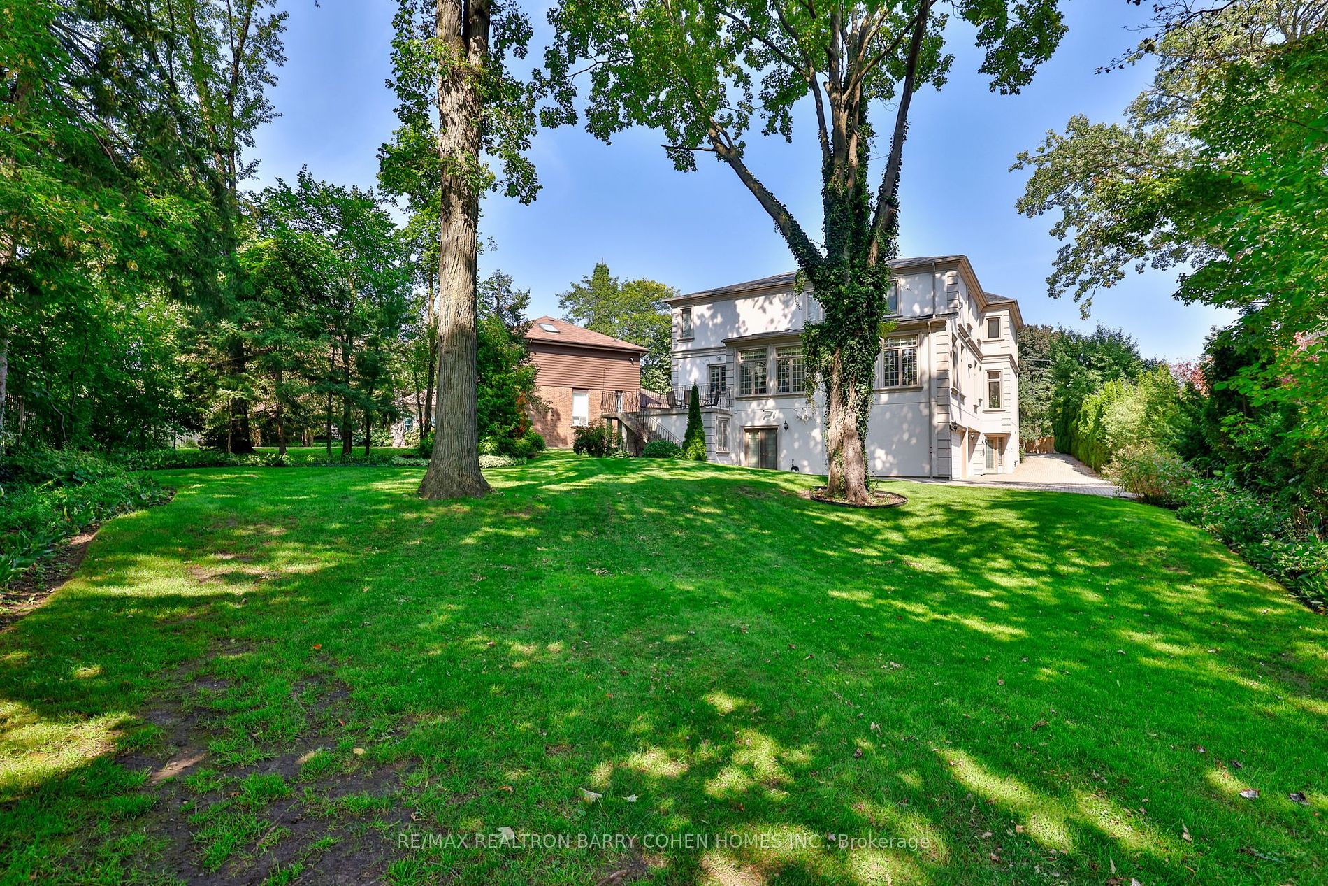 17 Paddock Court