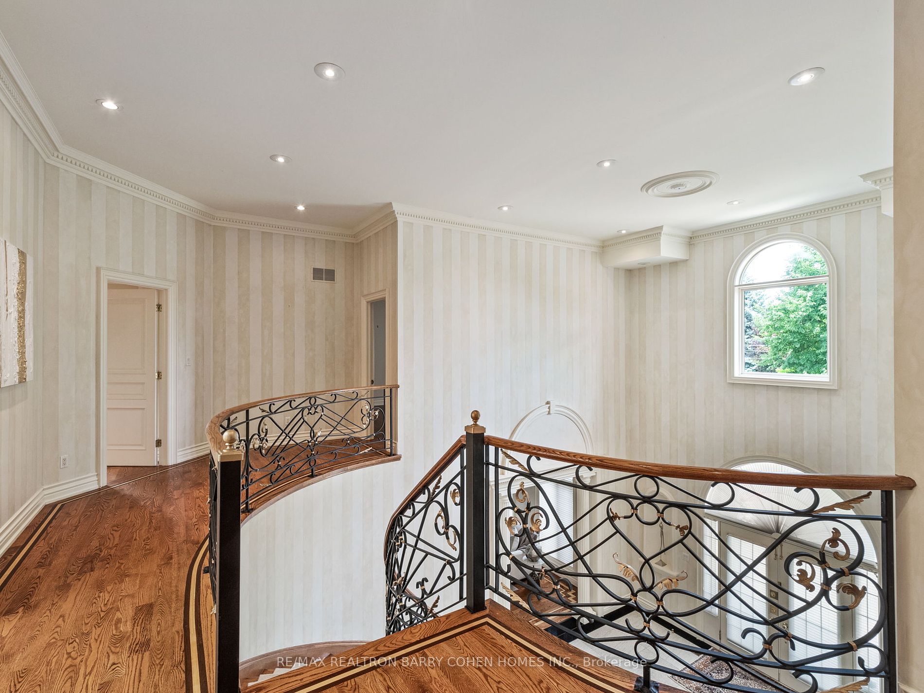 17 Paddock Court