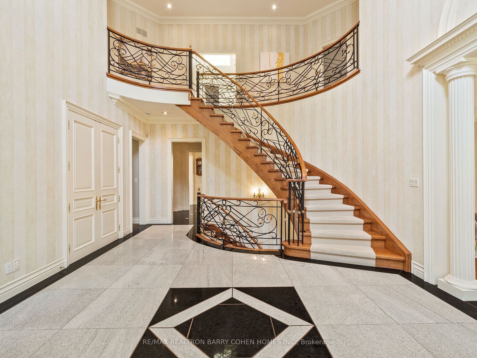 17 Paddock Court