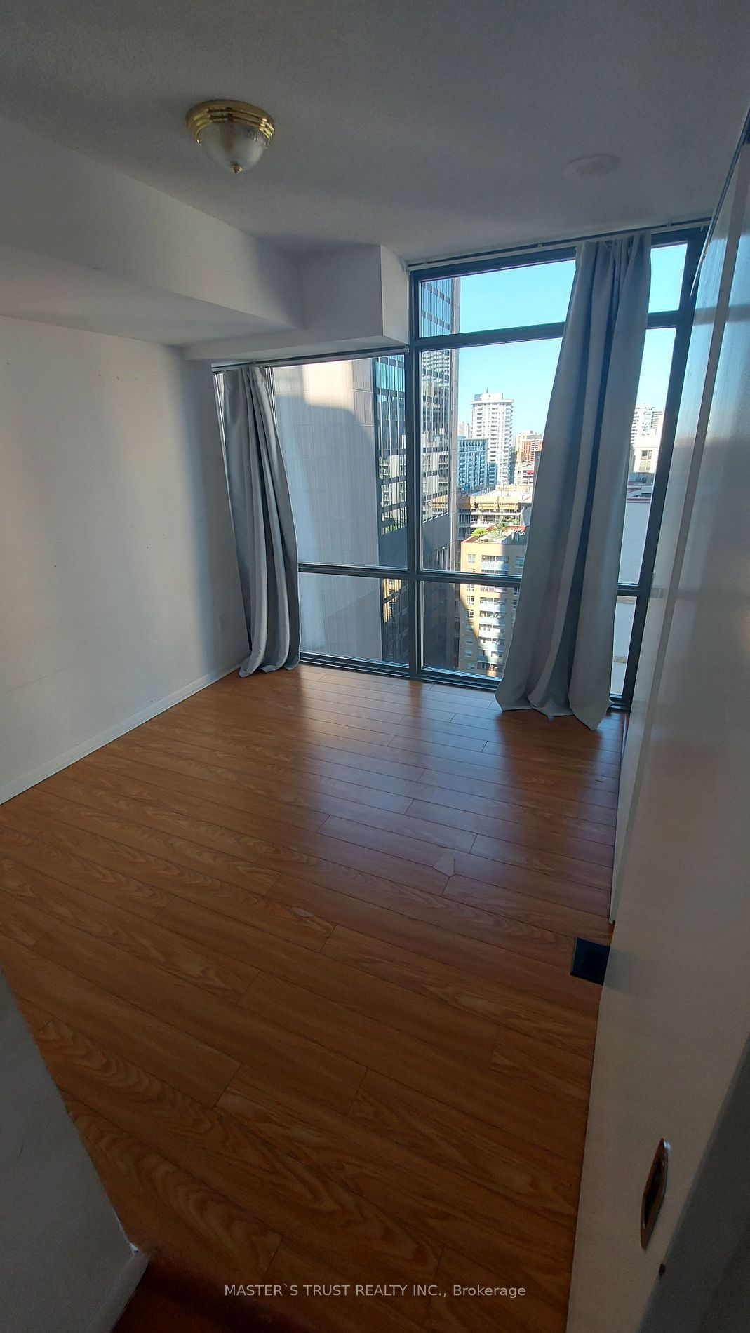 38 Grenville St, #1807
