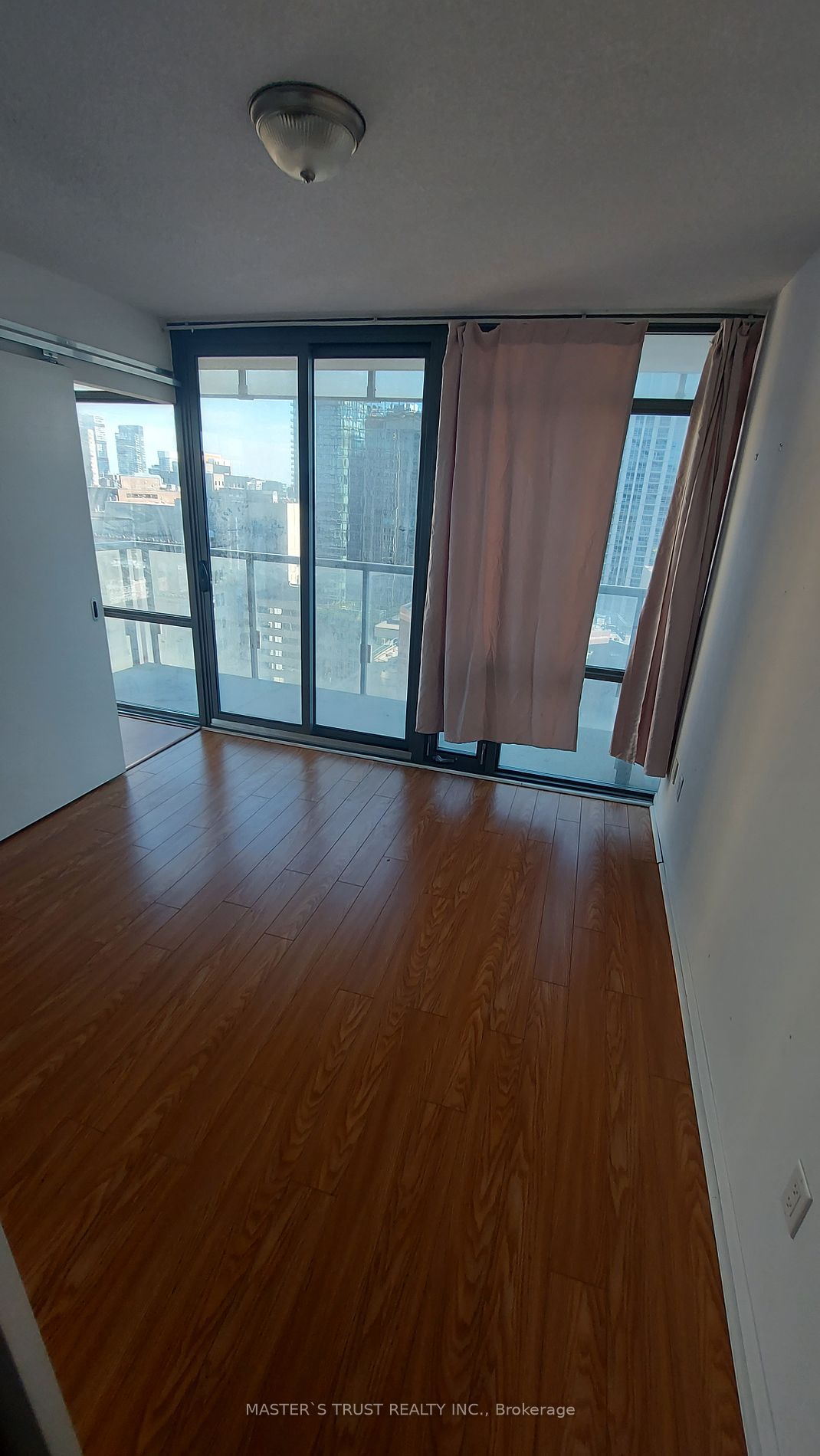 38 Grenville St, #1807