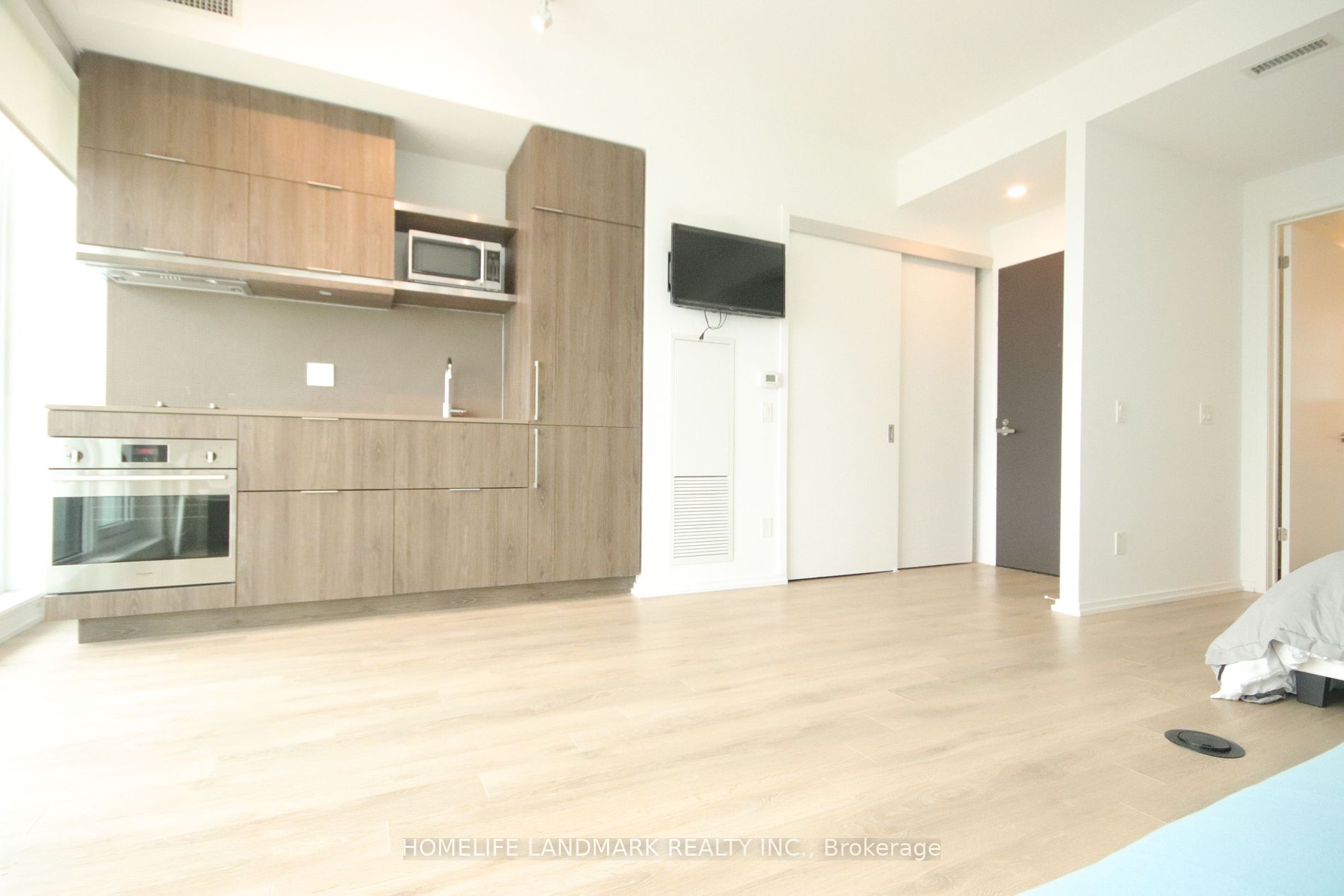 197 Yonge St, #5508