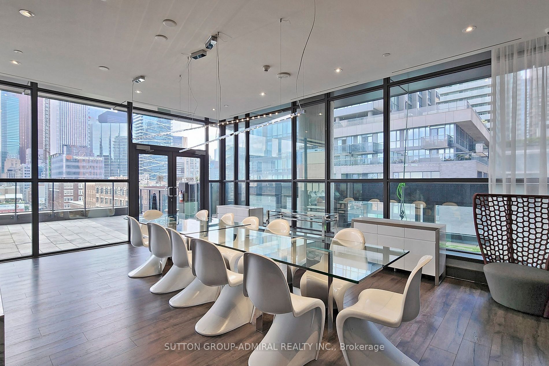 290 Adelaide St W, #2703