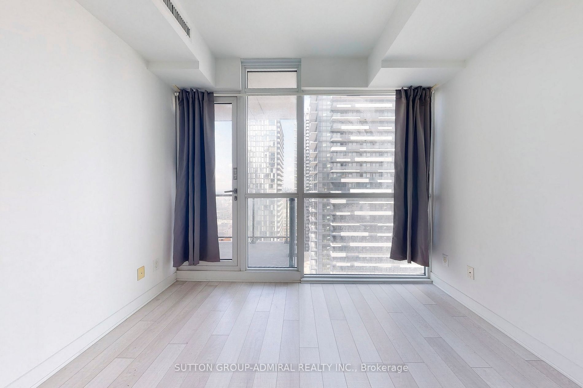 290 Adelaide St W, #2703
