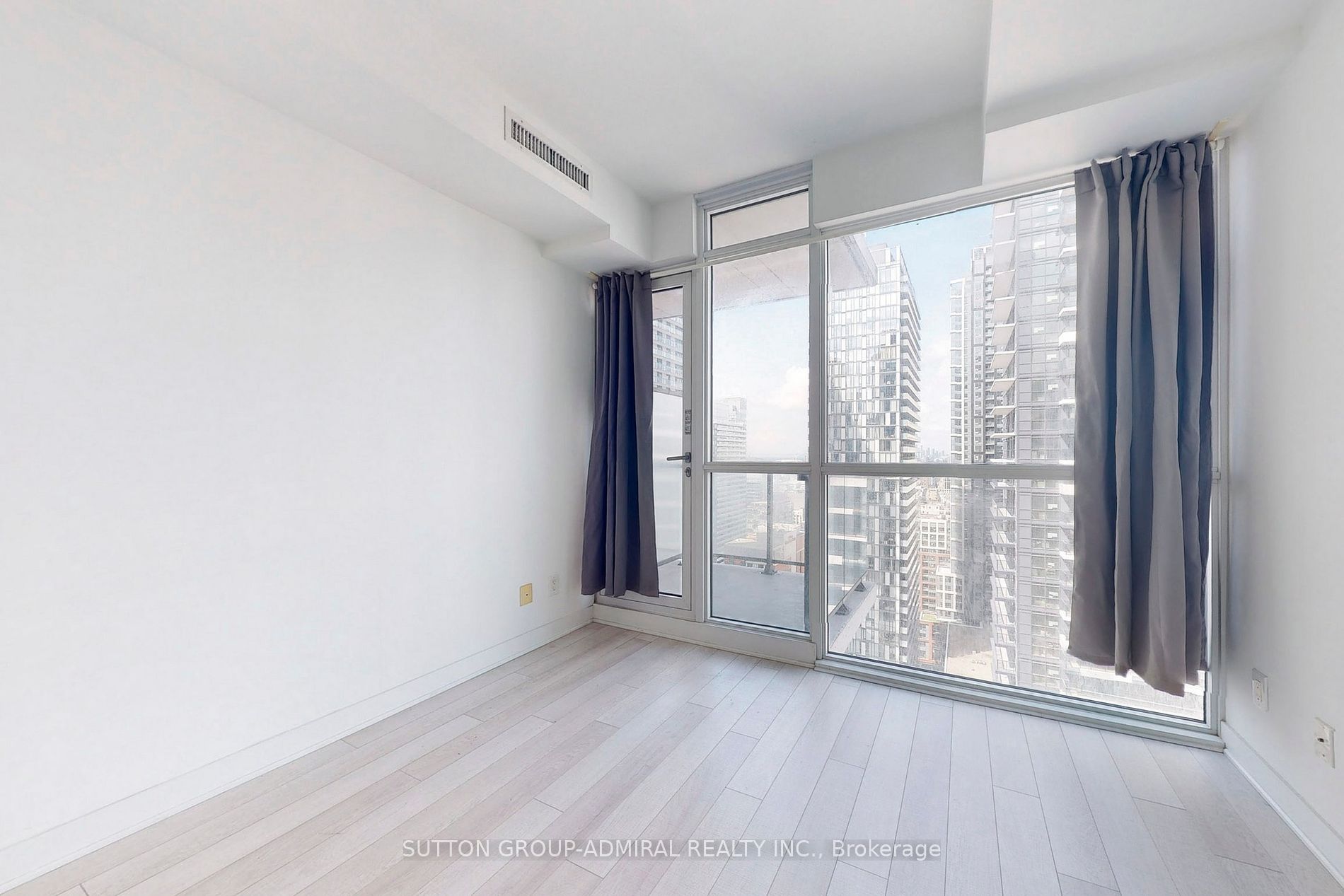 290 Adelaide St W, #2703