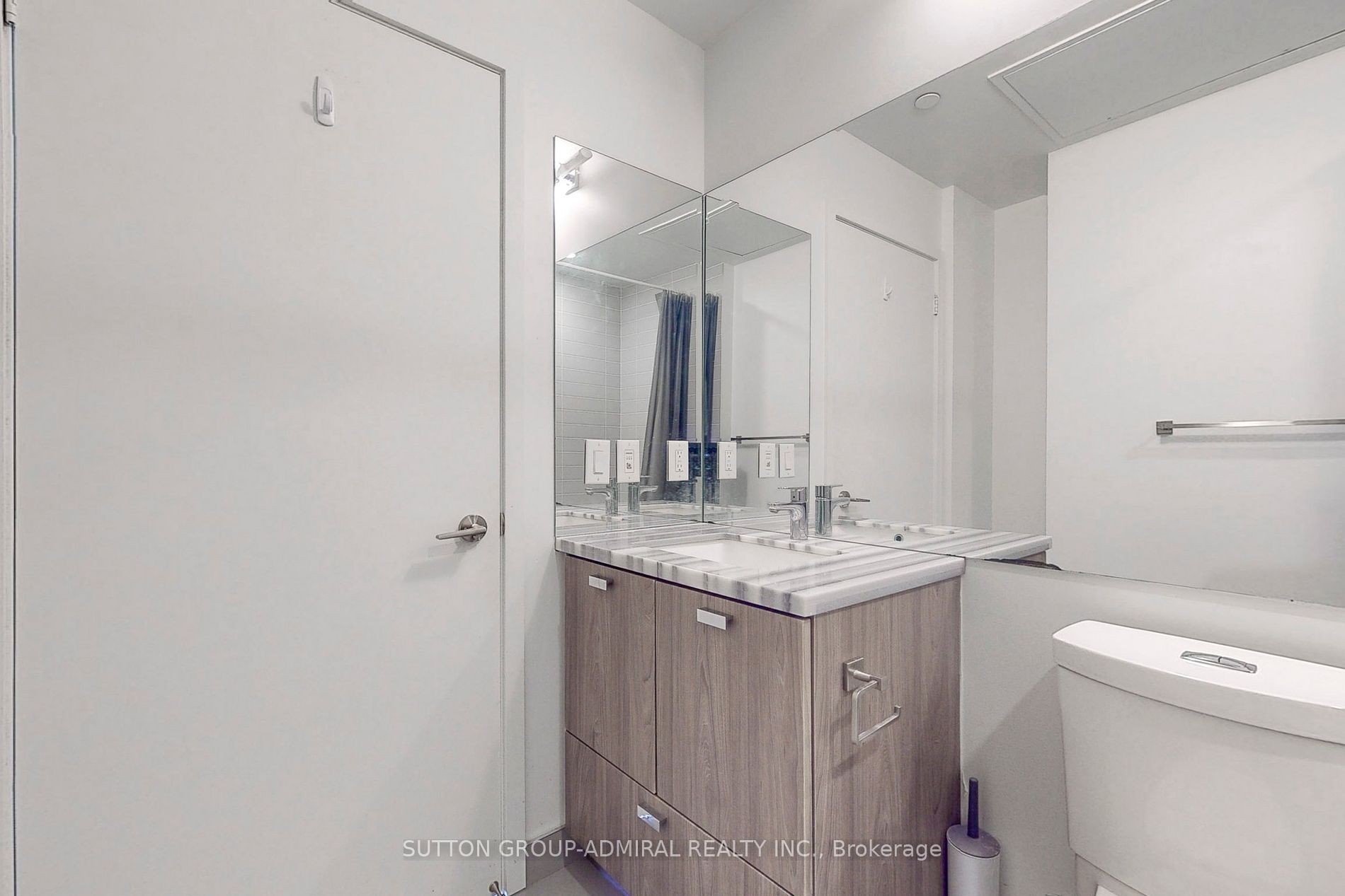 290 Adelaide St W, #2703
