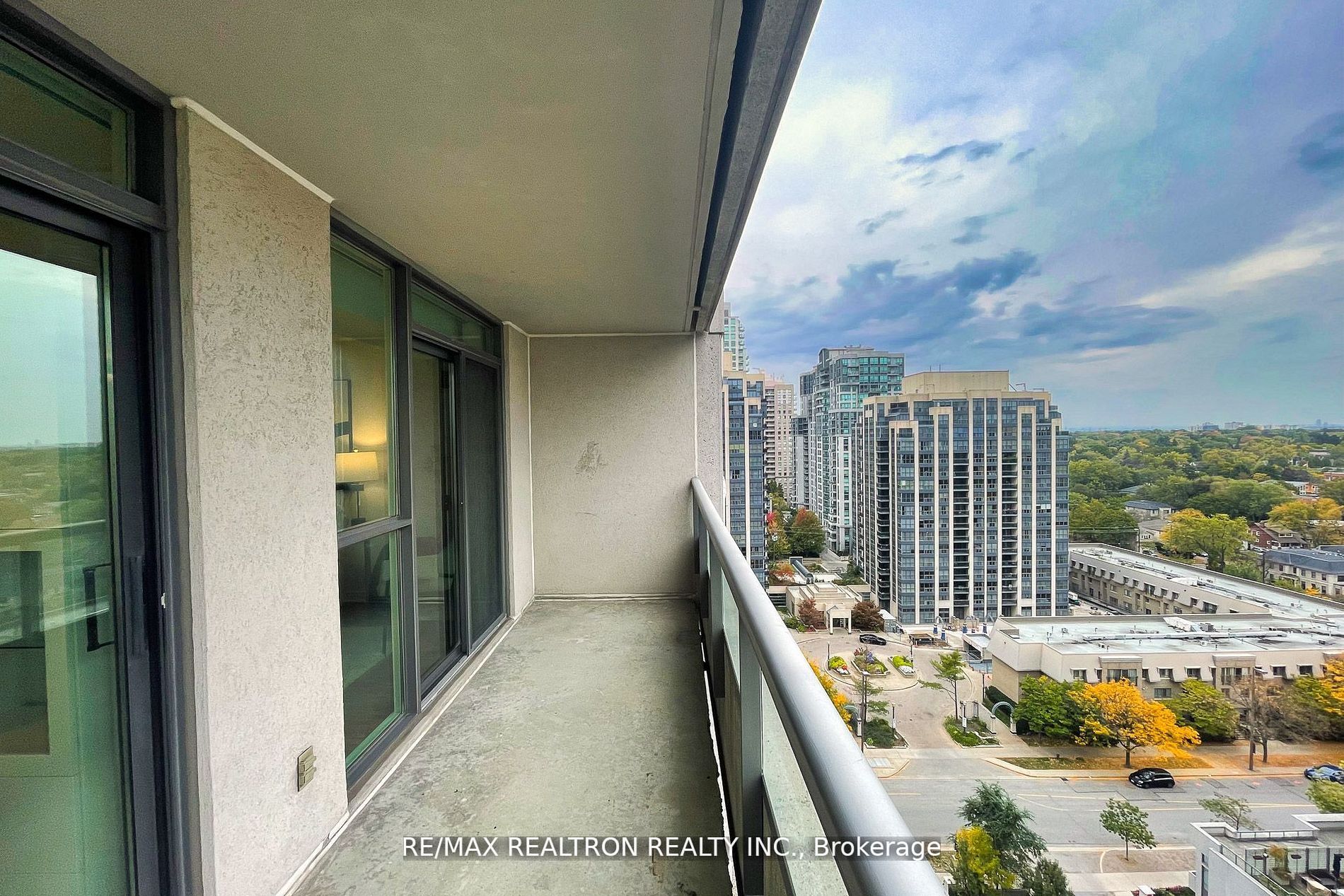 23 Hollywood Ave, #1708