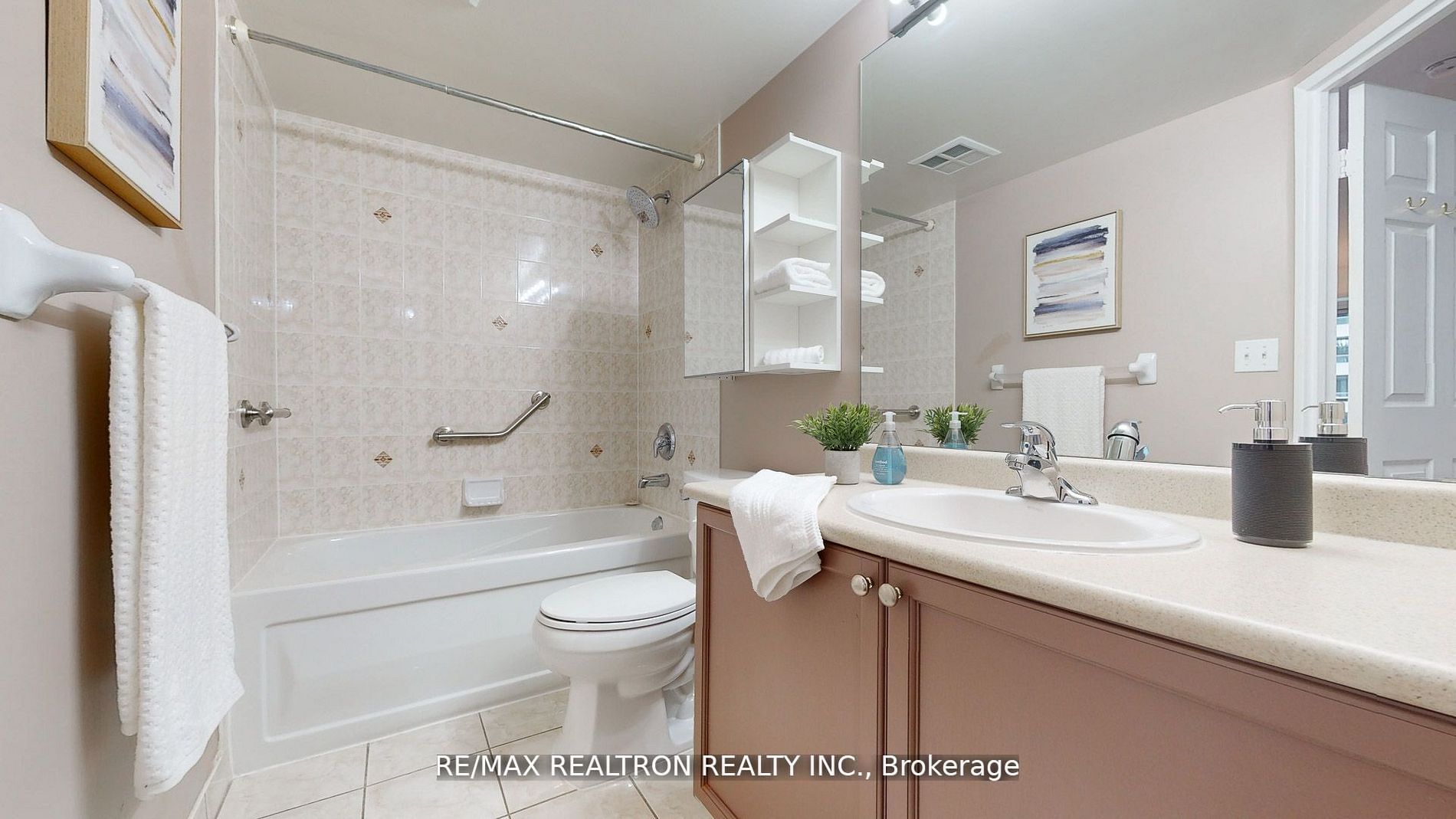 23 Hollywood Ave, #1708