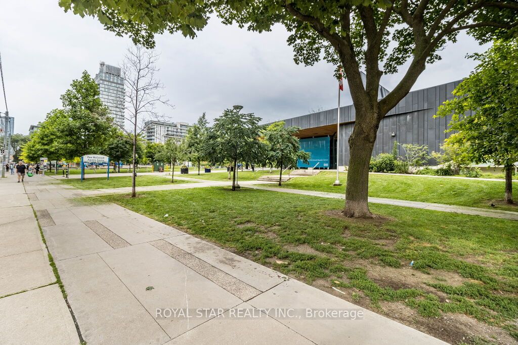 225 Sumach Street #1511