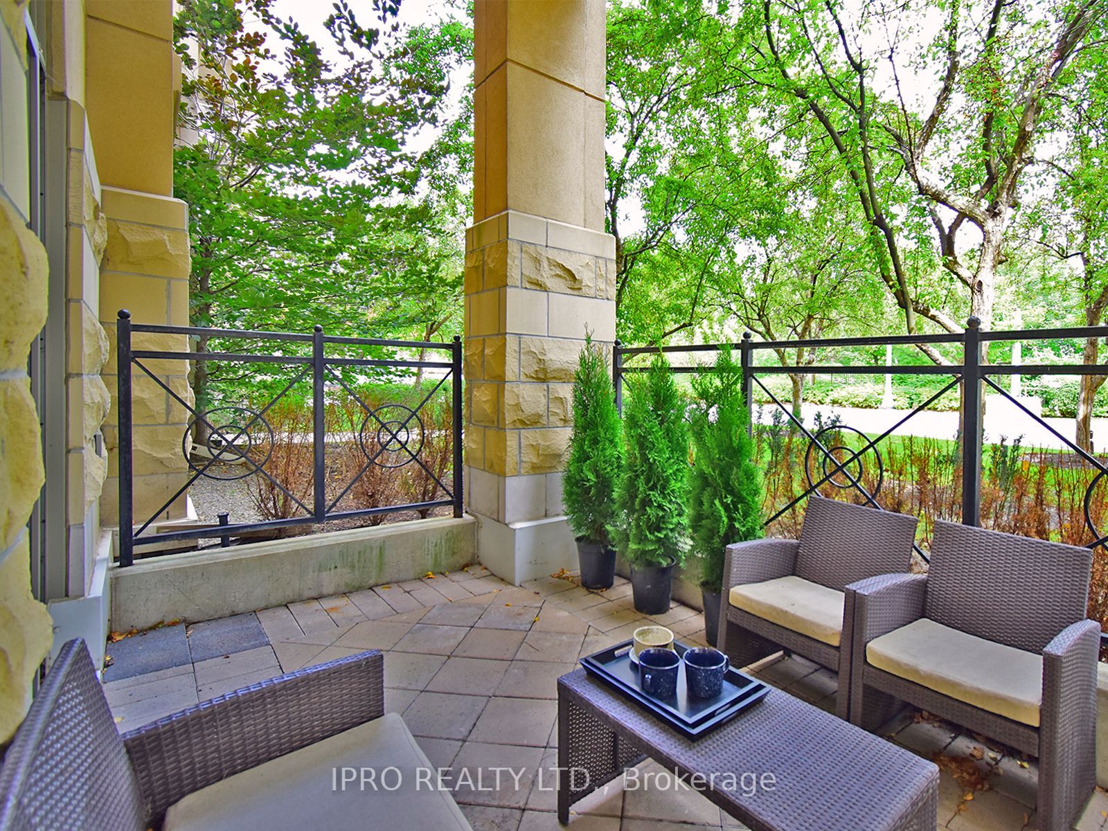 18 Kenaston Gdns, #103