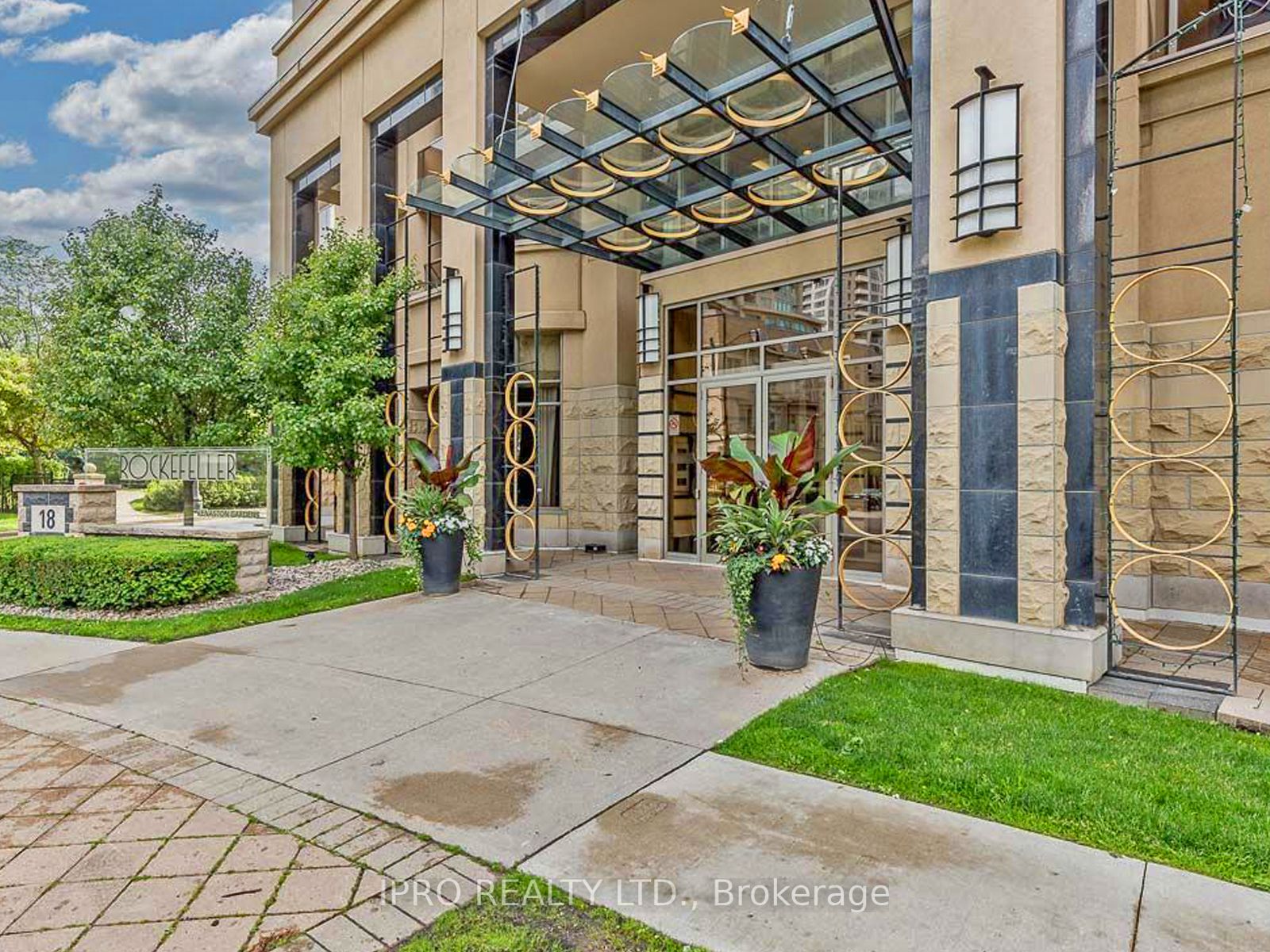 18 Kenaston Gdns, #103