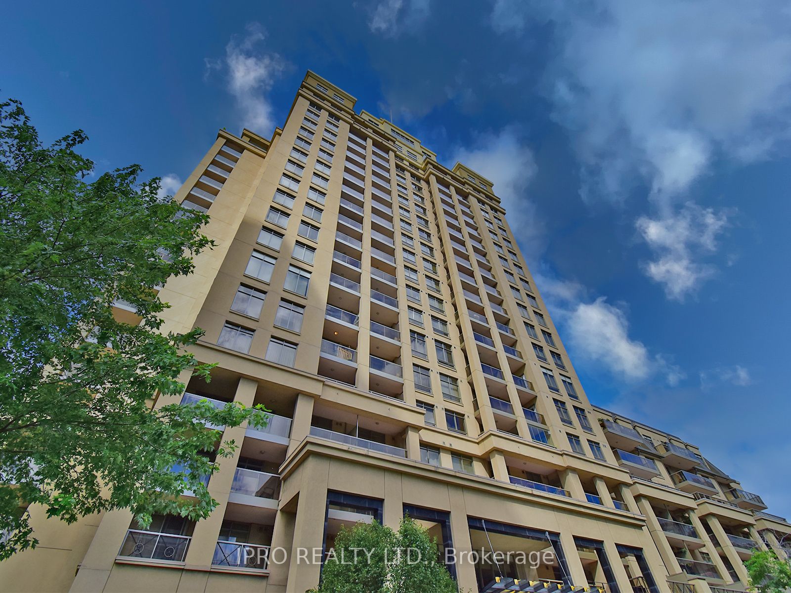 18 Kenaston Gdns, #103