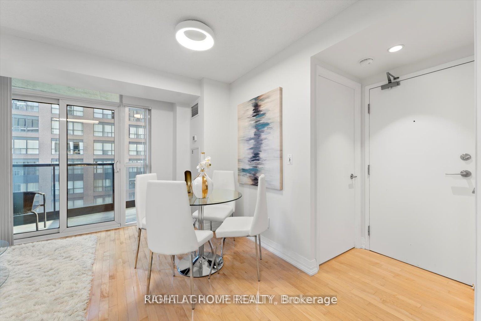 21 Carlton St, #1201