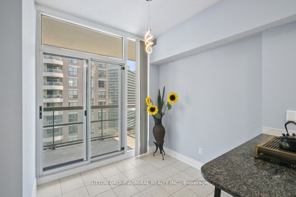 509 Beecroft Rd, #2102