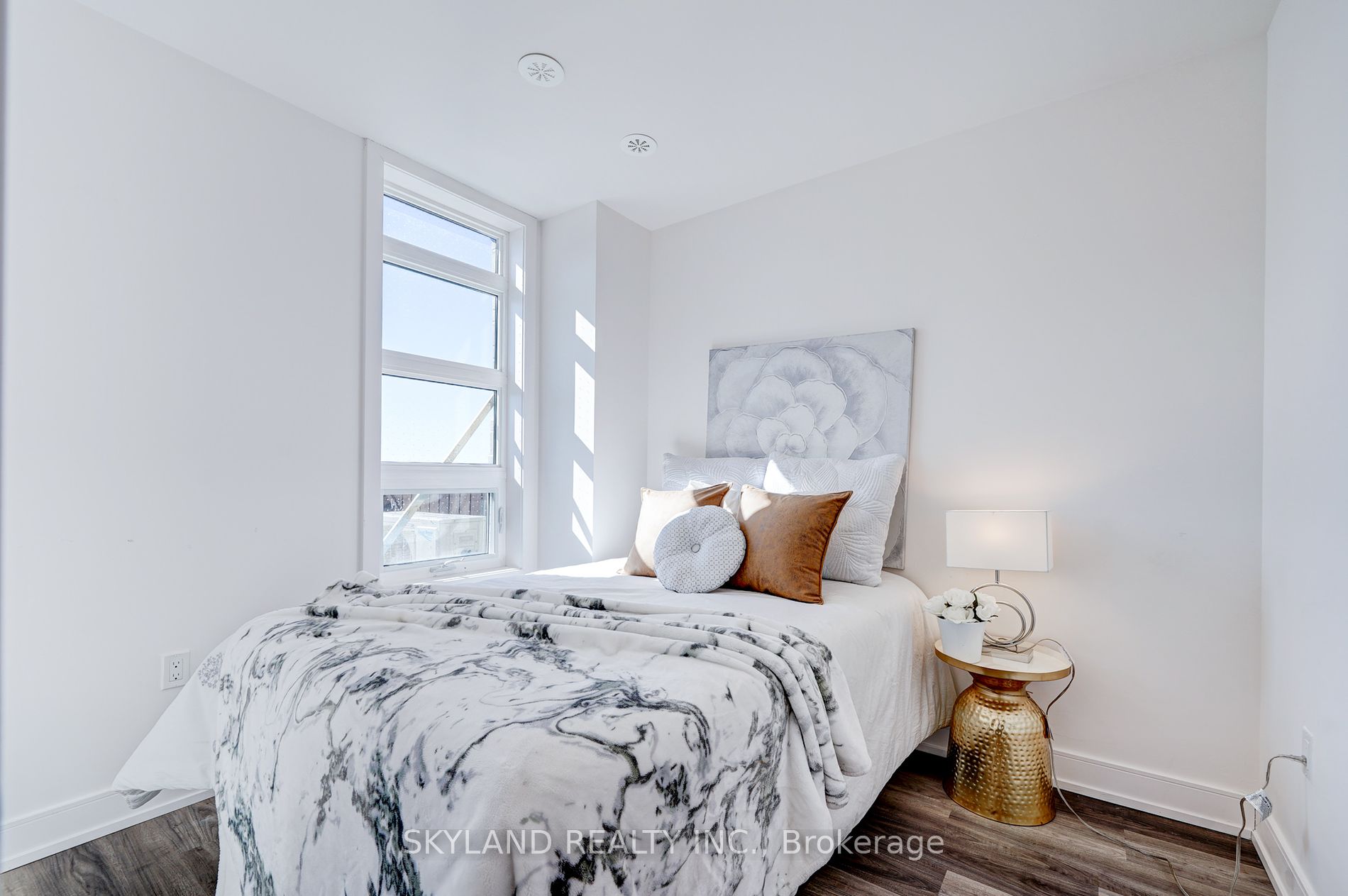 57 Finch Ave W, #41