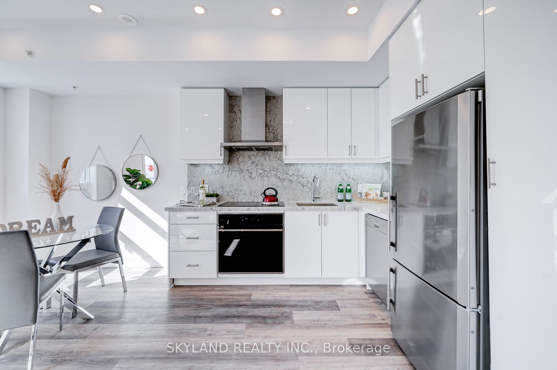 57 Finch Ave W, #41