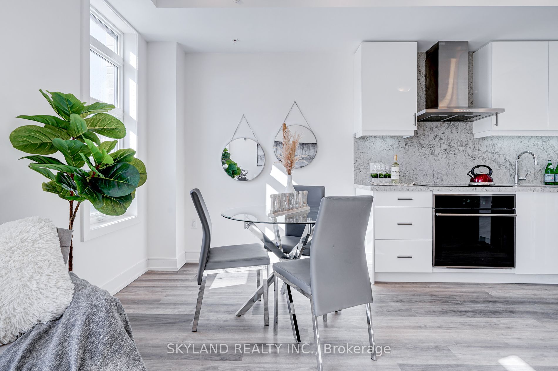 57 Finch Ave W, #41