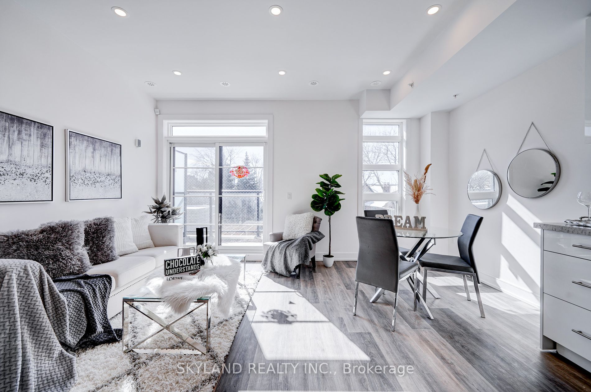 57 Finch Ave W, #41