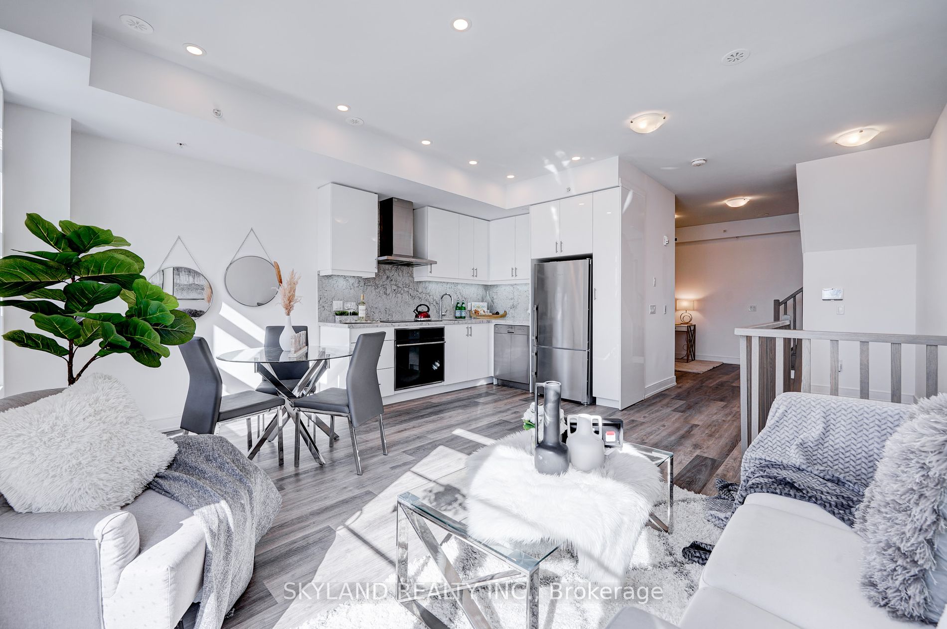 57 Finch Ave W, #41