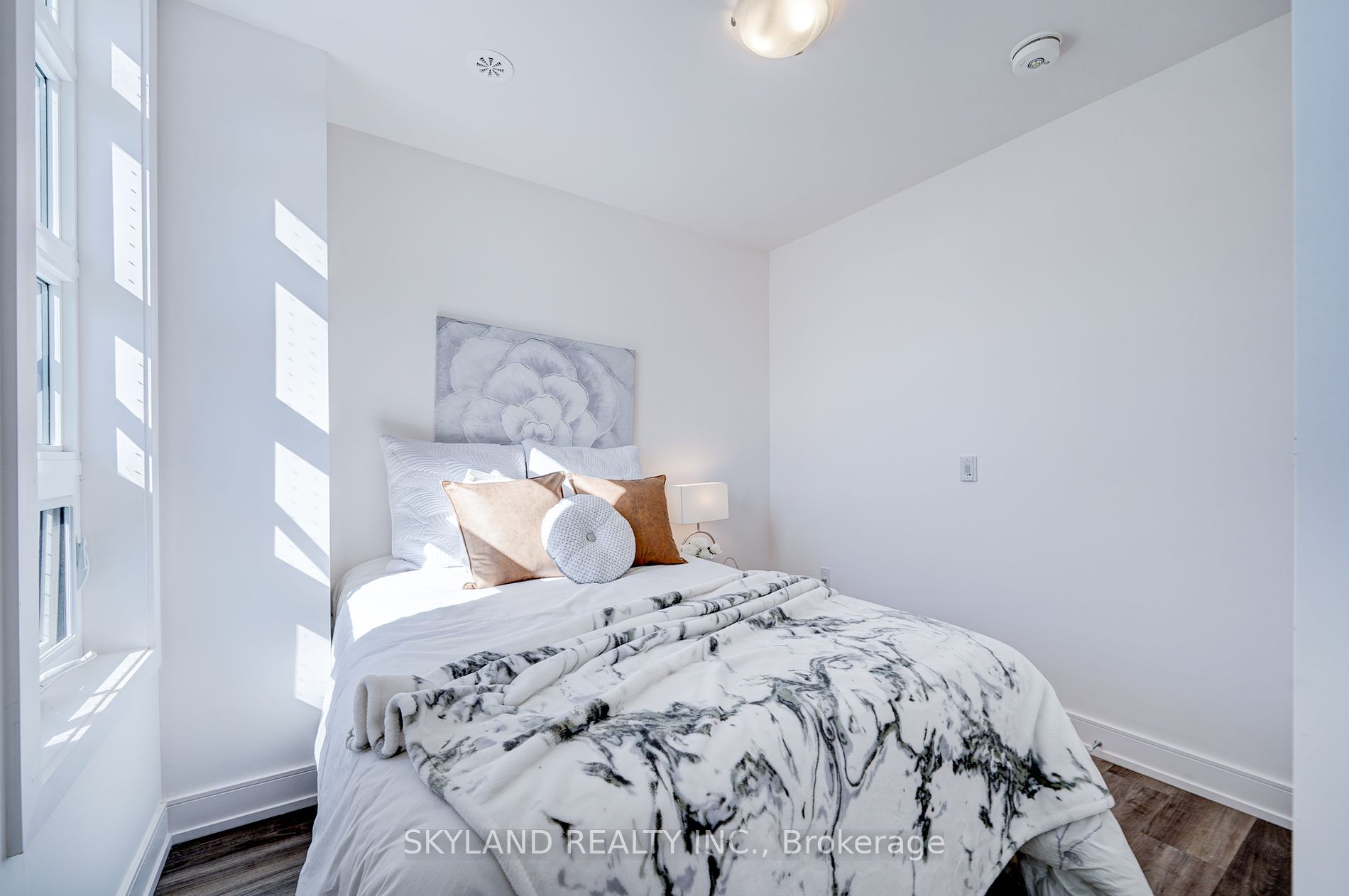 57 Finch Ave W, #41