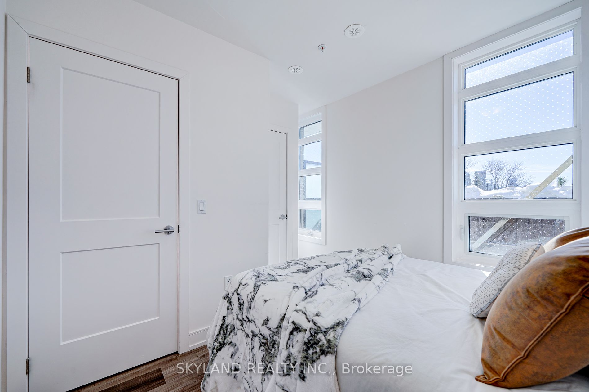 57 Finch Ave W, #41
