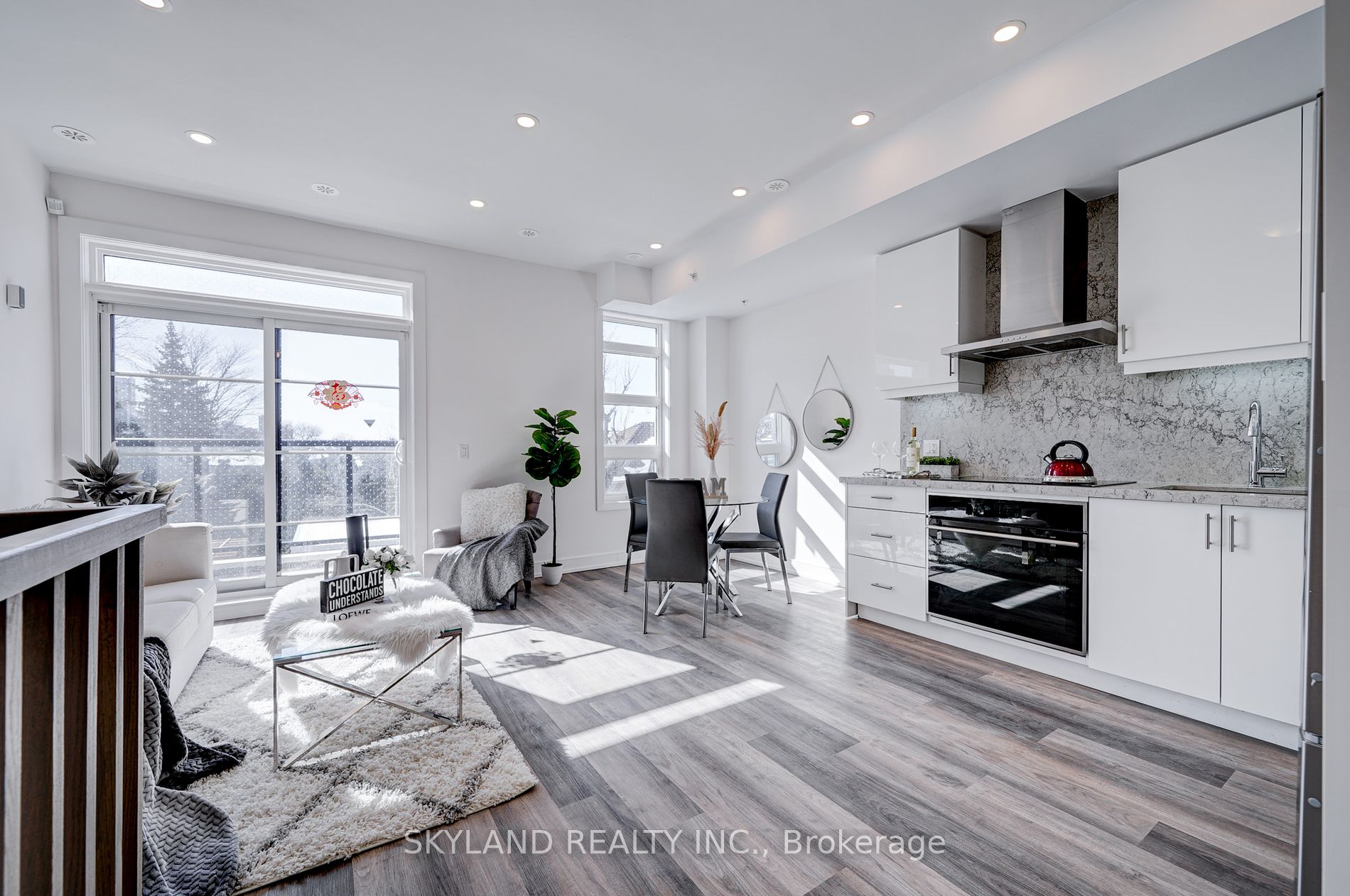 57 Finch Ave W, #41