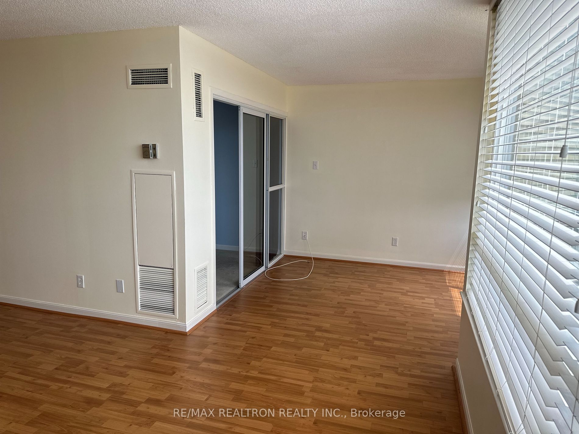 1121 Steeles Avenue W, #802