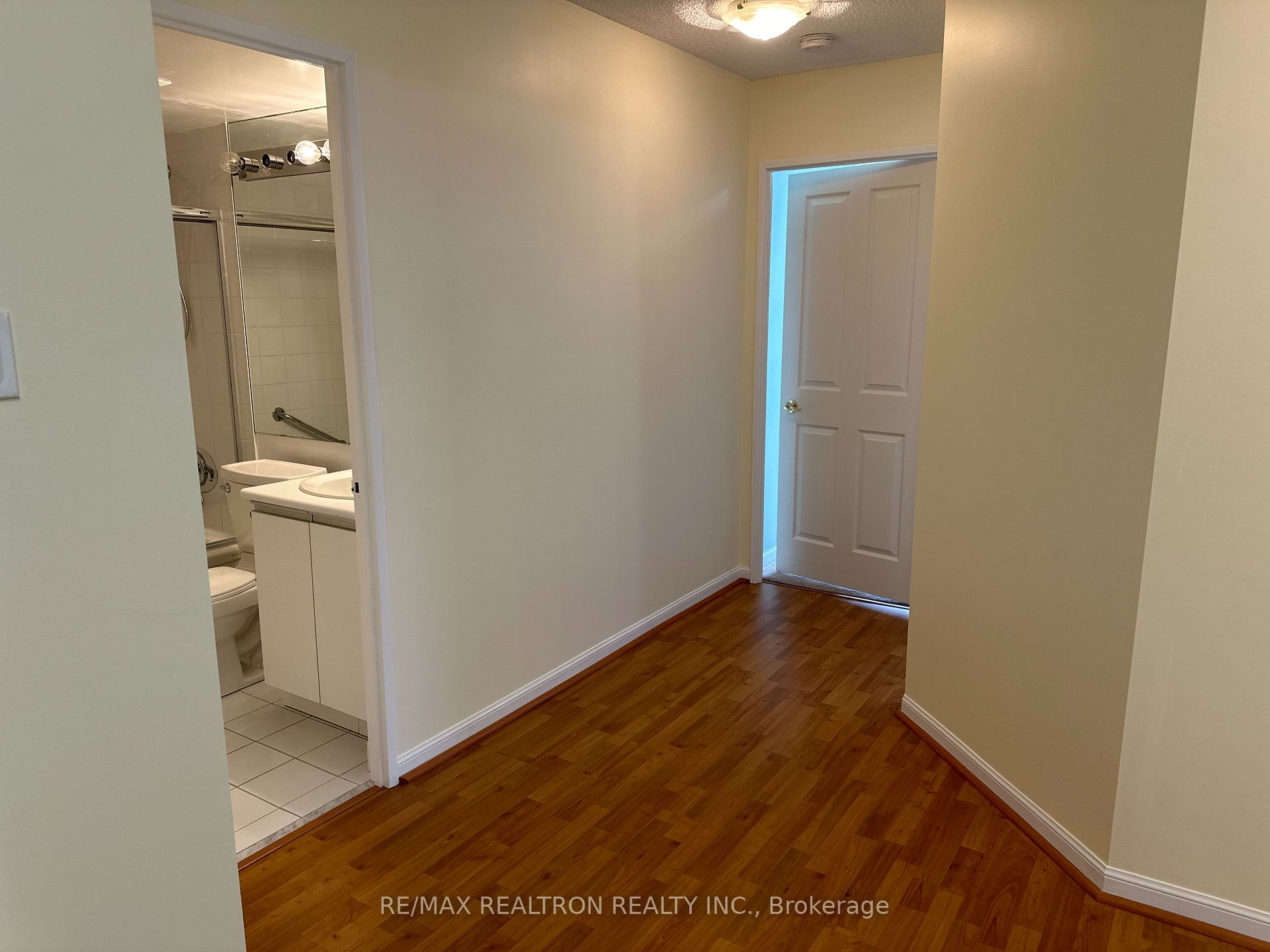 1121 Steeles Avenue W, #802