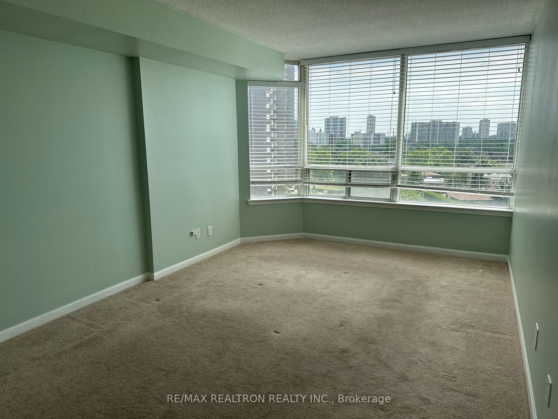 1121 Steeles Avenue W, #802