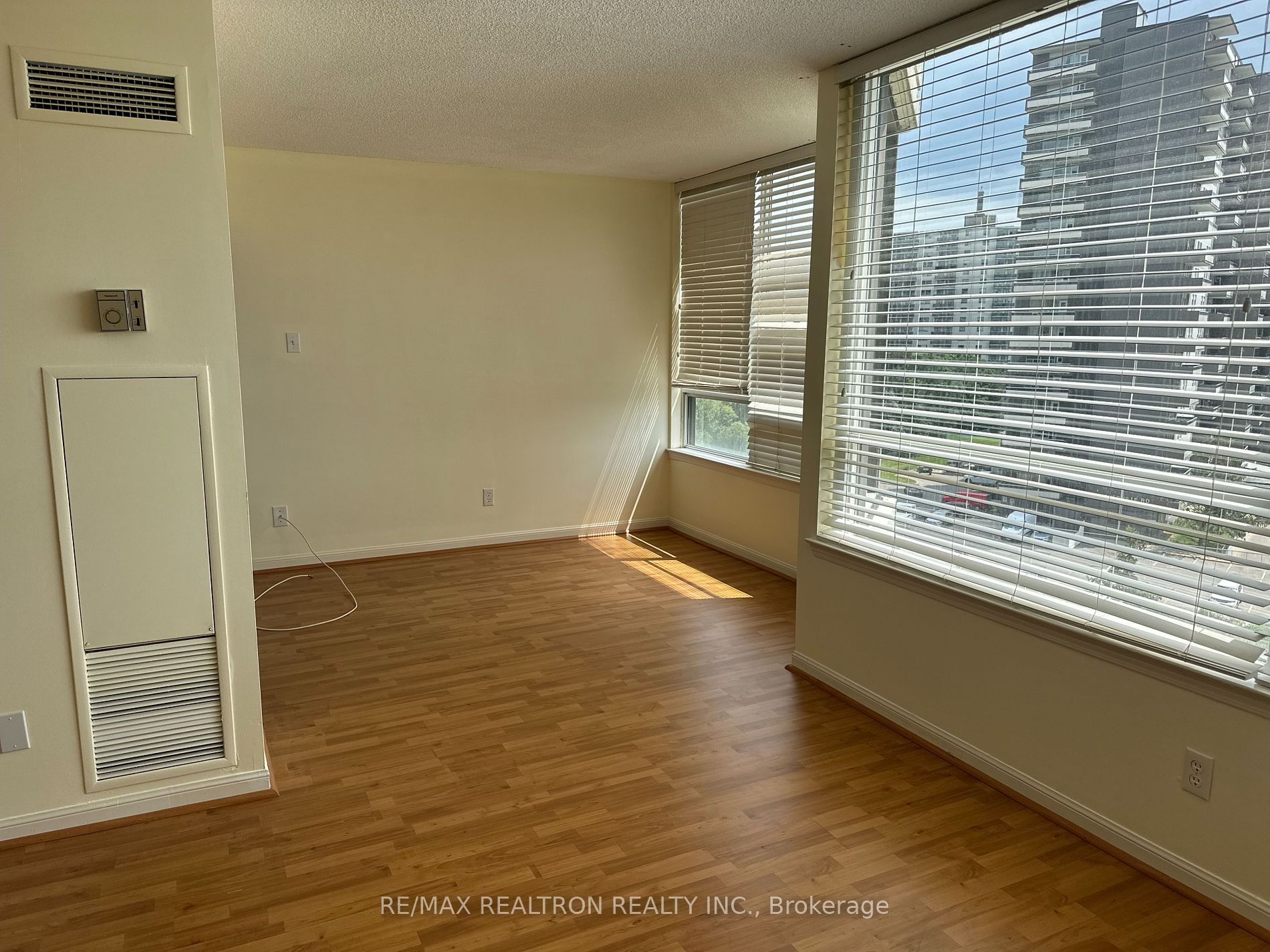 1121 Steeles Avenue W, #802